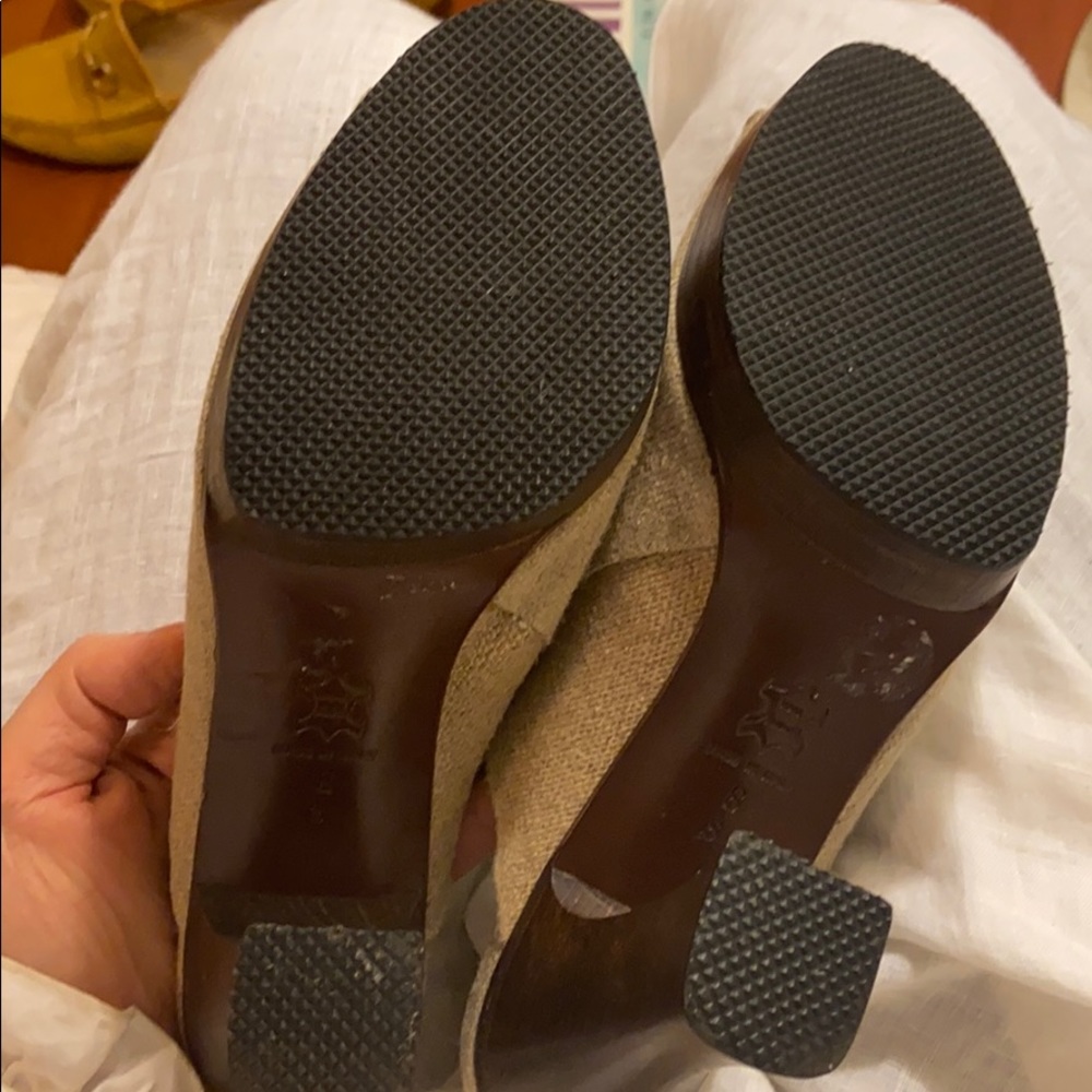 Vintage Linen DKNY Peep Toe Mules - Picture 4 of 4